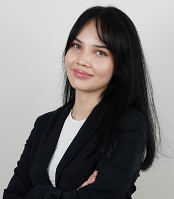Karina Salimova satis temsilcisi